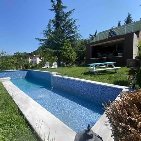 Saracoglu Dag Evi ساكاريا