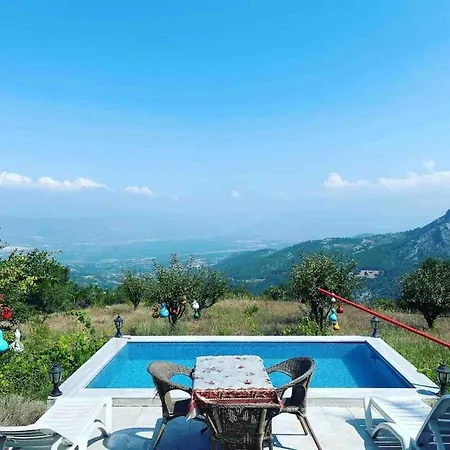 فندق Saracoglu Dag Evi 4*